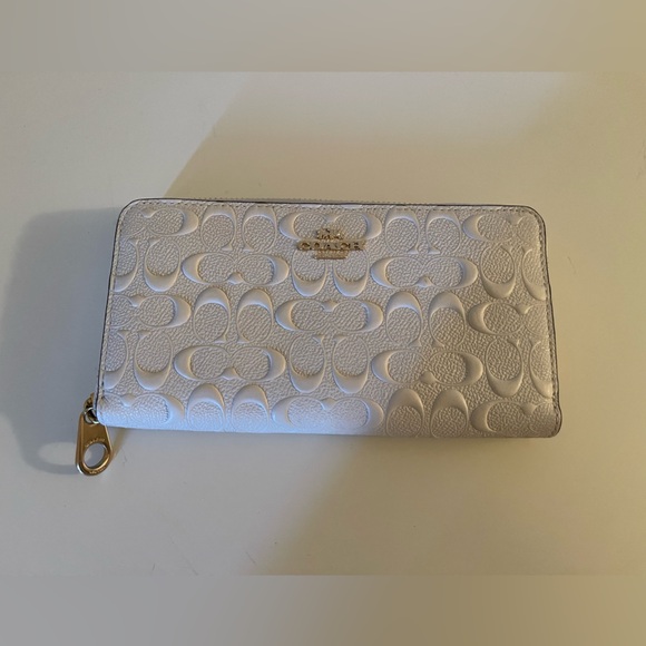 Coach Cream Embossed Wallet - Picture 2 of 8